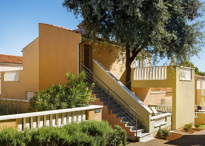 Maistra Select Amarin Resort